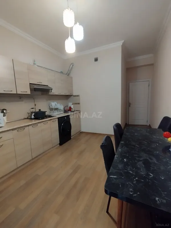 Satılır 4 otaqlı mənzil 115 m²