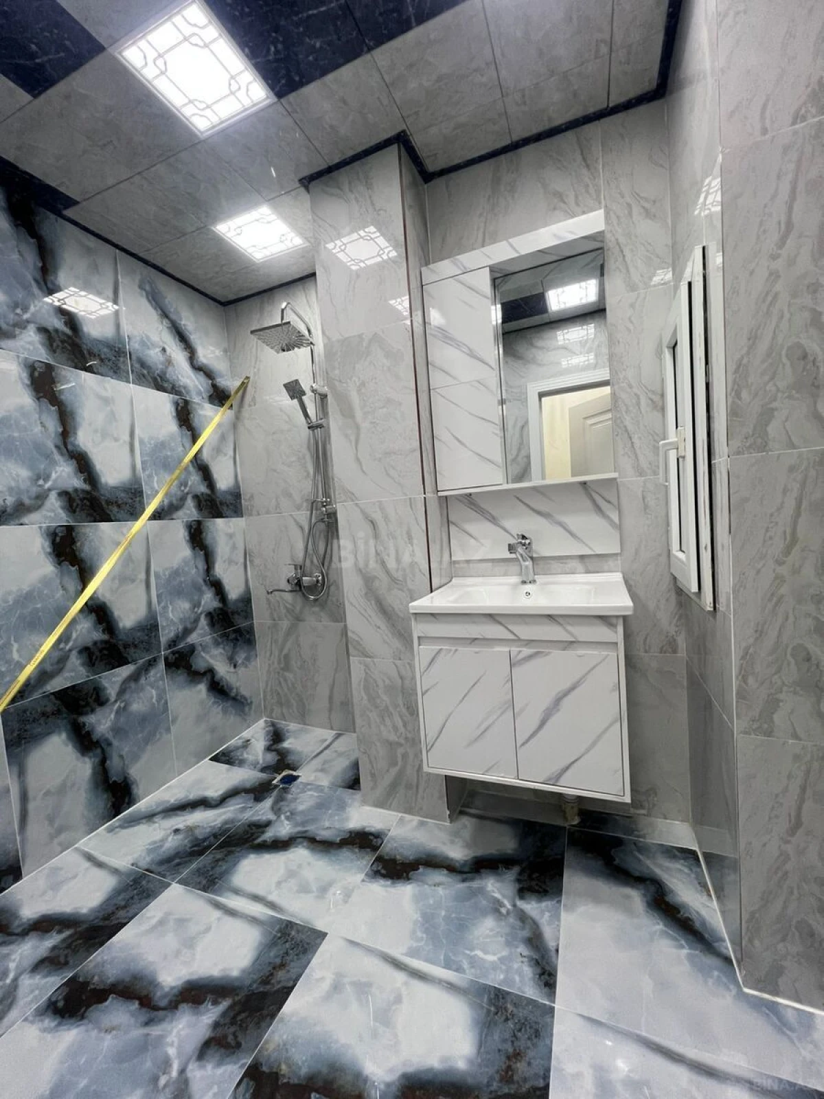 Satılır 2 otaqlı mənzil 63 m²