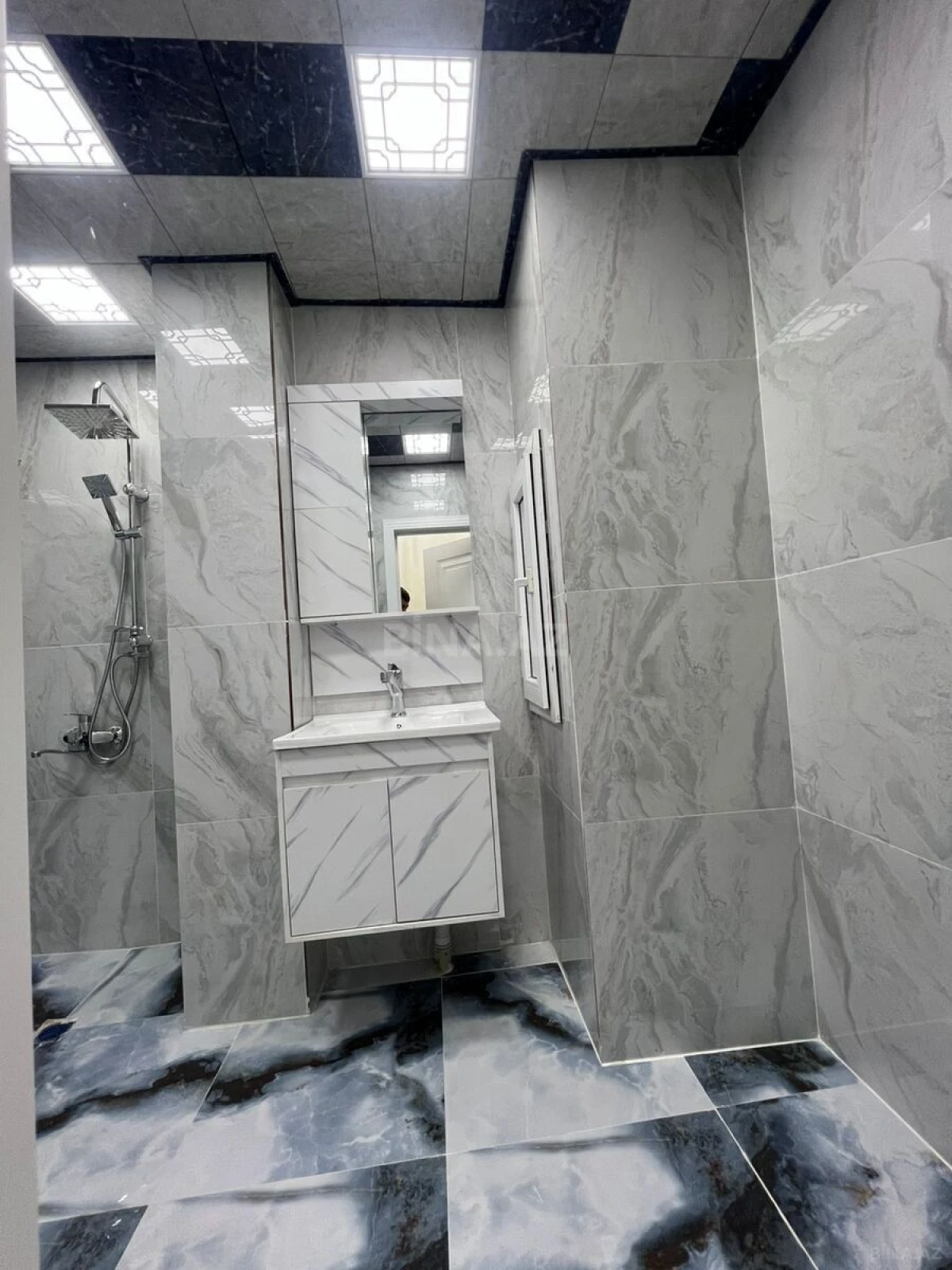 Satılır 2 otaqlı mənzil 63 m²