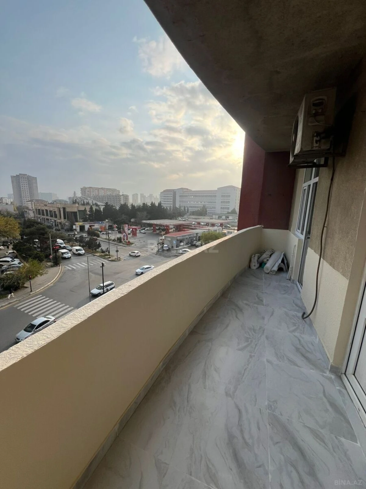 Satılır 2 otaqlı mənzil 63 m²
