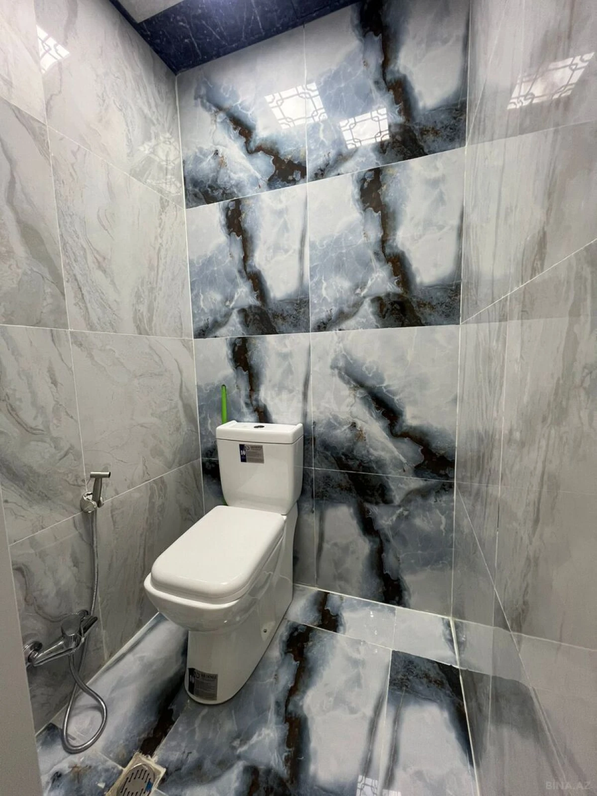 Satılır 2 otaqlı mənzil 63 m²