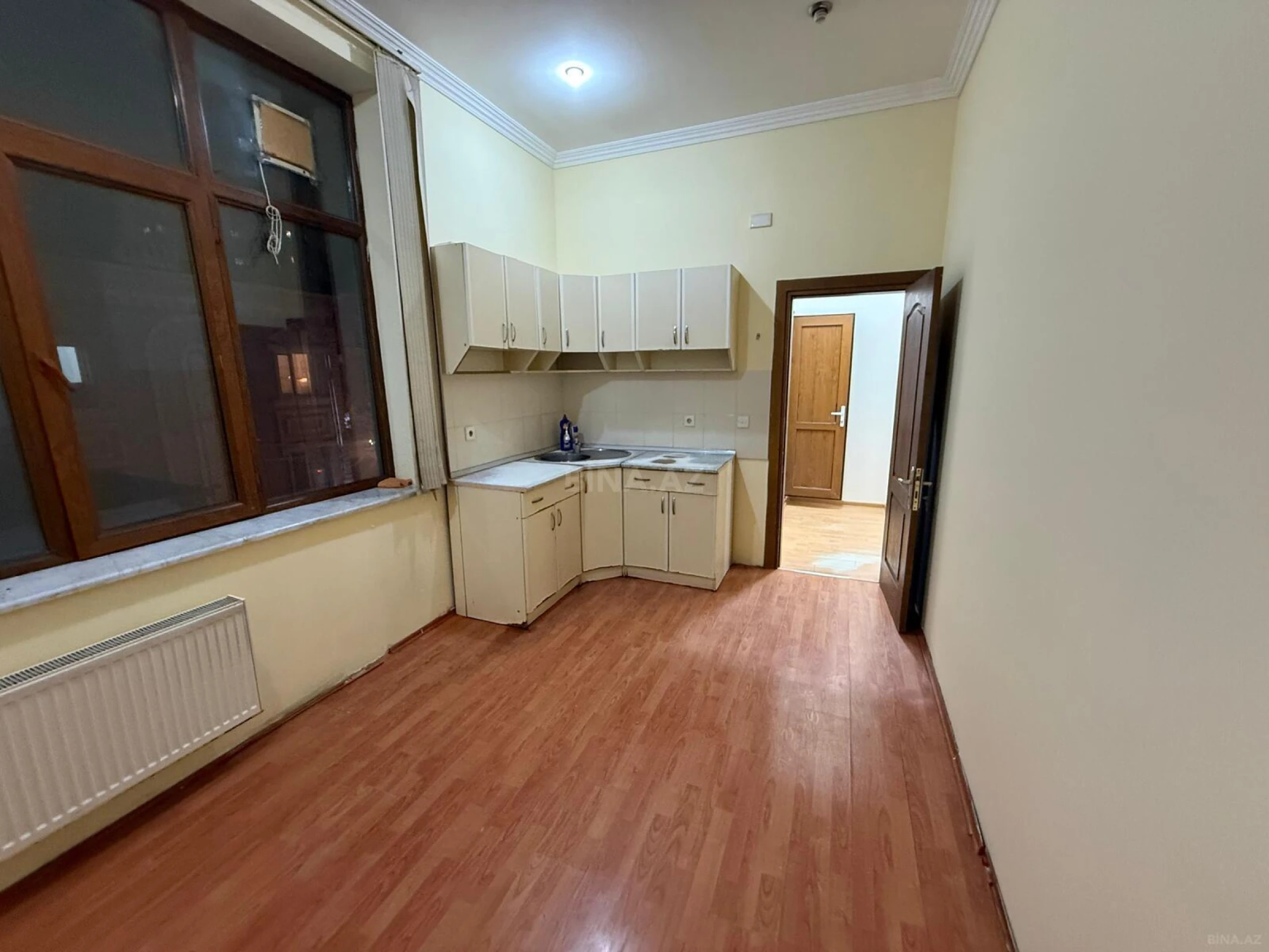 Kirayə verilir 12 otaqlı ofis 290 m²