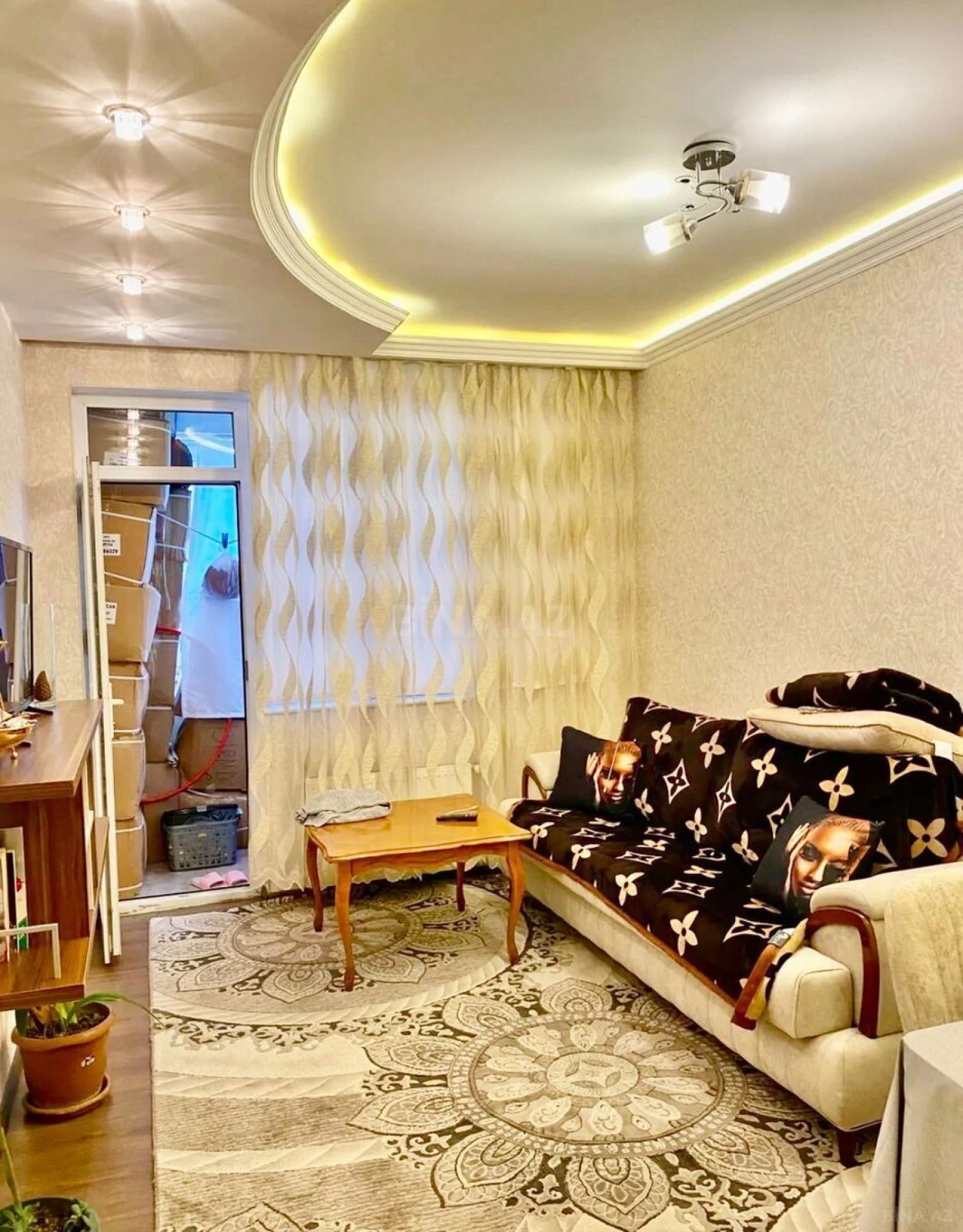 Kirayə verilir 2 otaqlı mənzil 60 m²