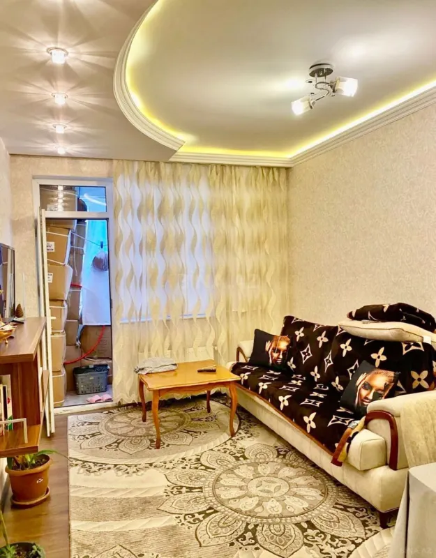 Kirayə verilir 2 otaqlı mənzil 60 m²