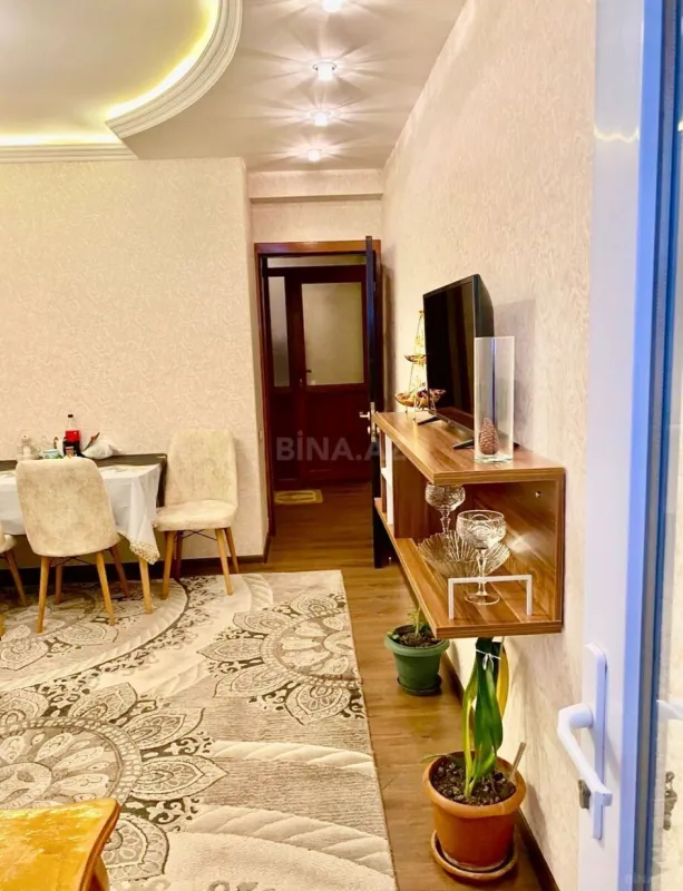 Kirayə verilir 2 otaqlı mənzil 60 m²