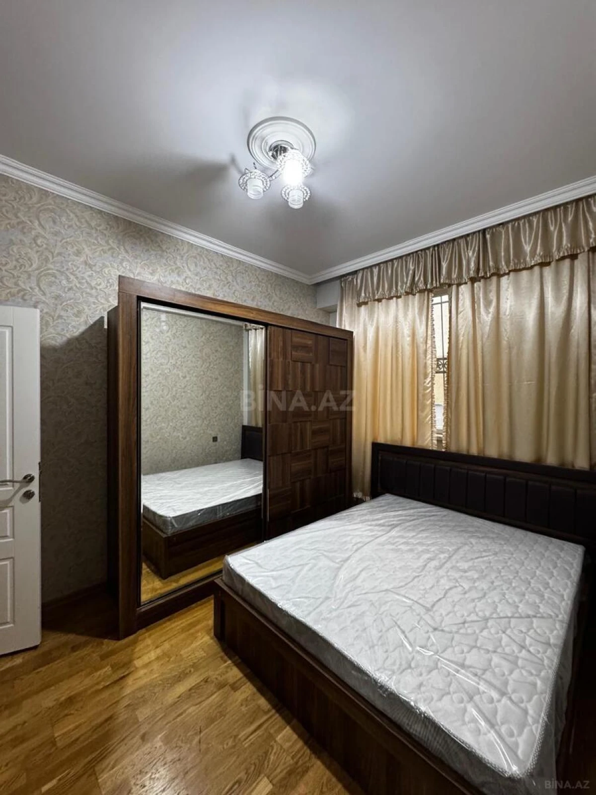 Kirayə verilir 2 otaqlı mənzil 70 m²