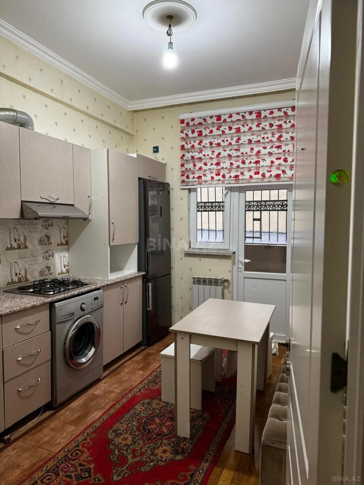 Kirayə verilir 2 otaqlı mənzil 70 m²