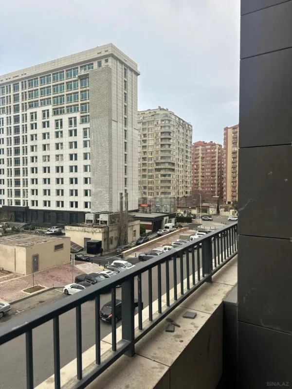 Satılır 3 otaqlı mənzil 127 m²