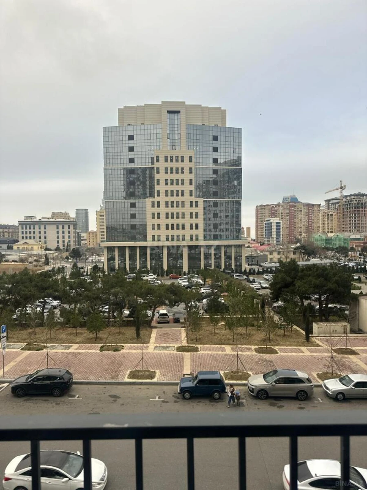 Satılır 3 otaqlı mənzil 127 m²