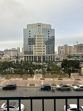 Satılır 3 otaqlı mənzil 127 m²