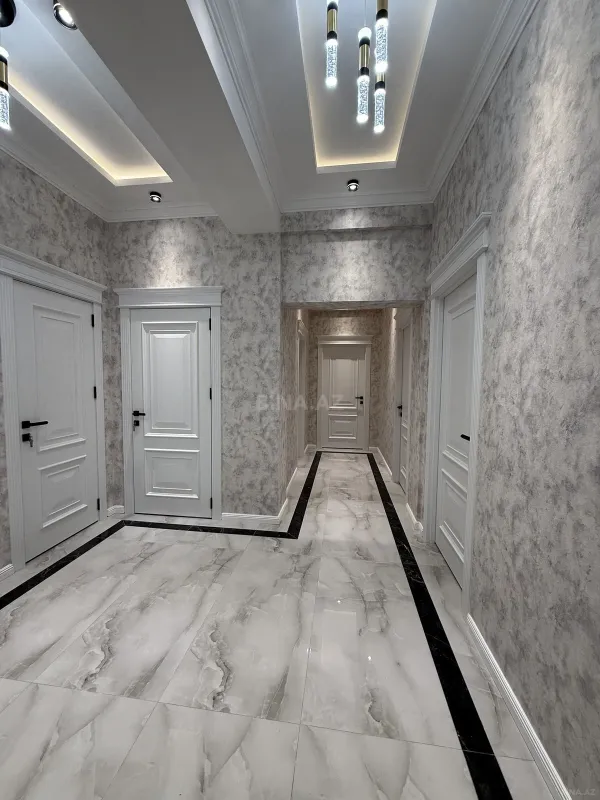 Satılır 3 otaqlı mənzil 108 m²