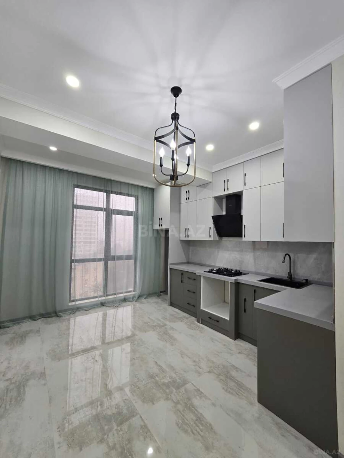 Satılır 2 otaqlı mənzil 85 m²