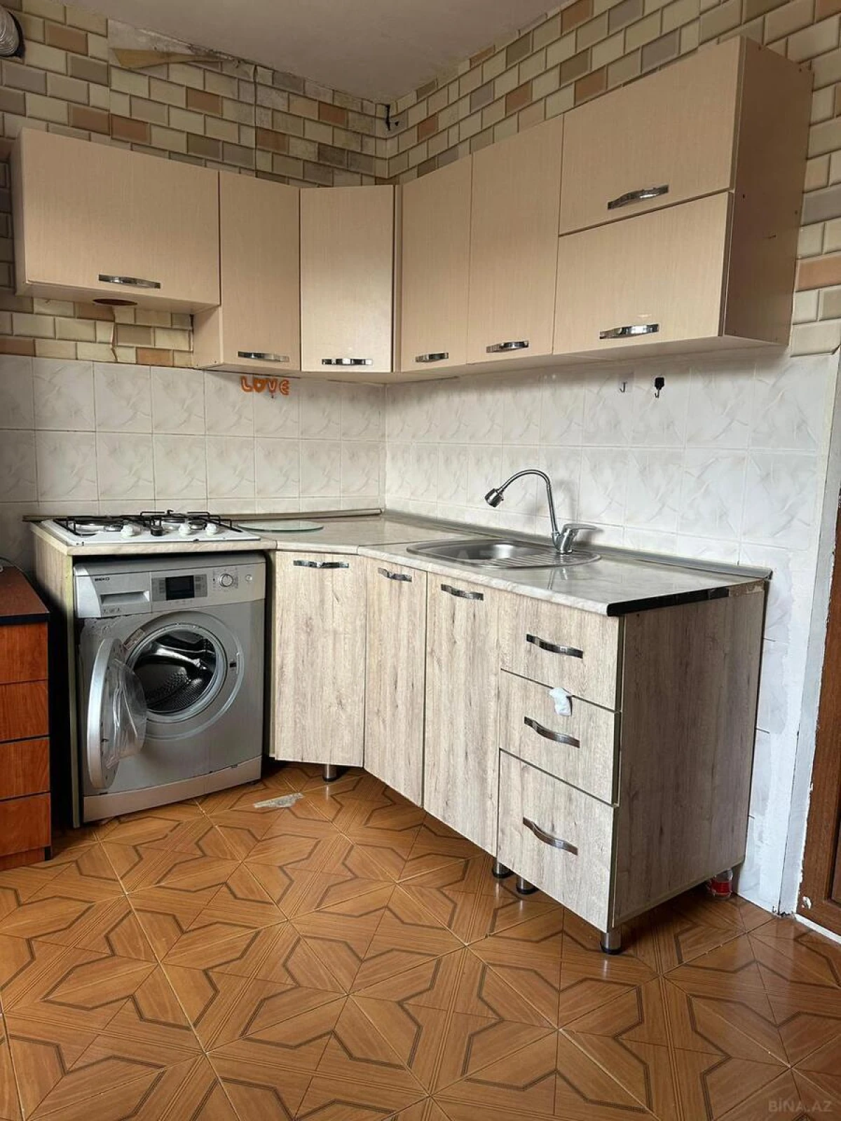 Kirayə verilir 2 otaqlı mənzil 60 m²