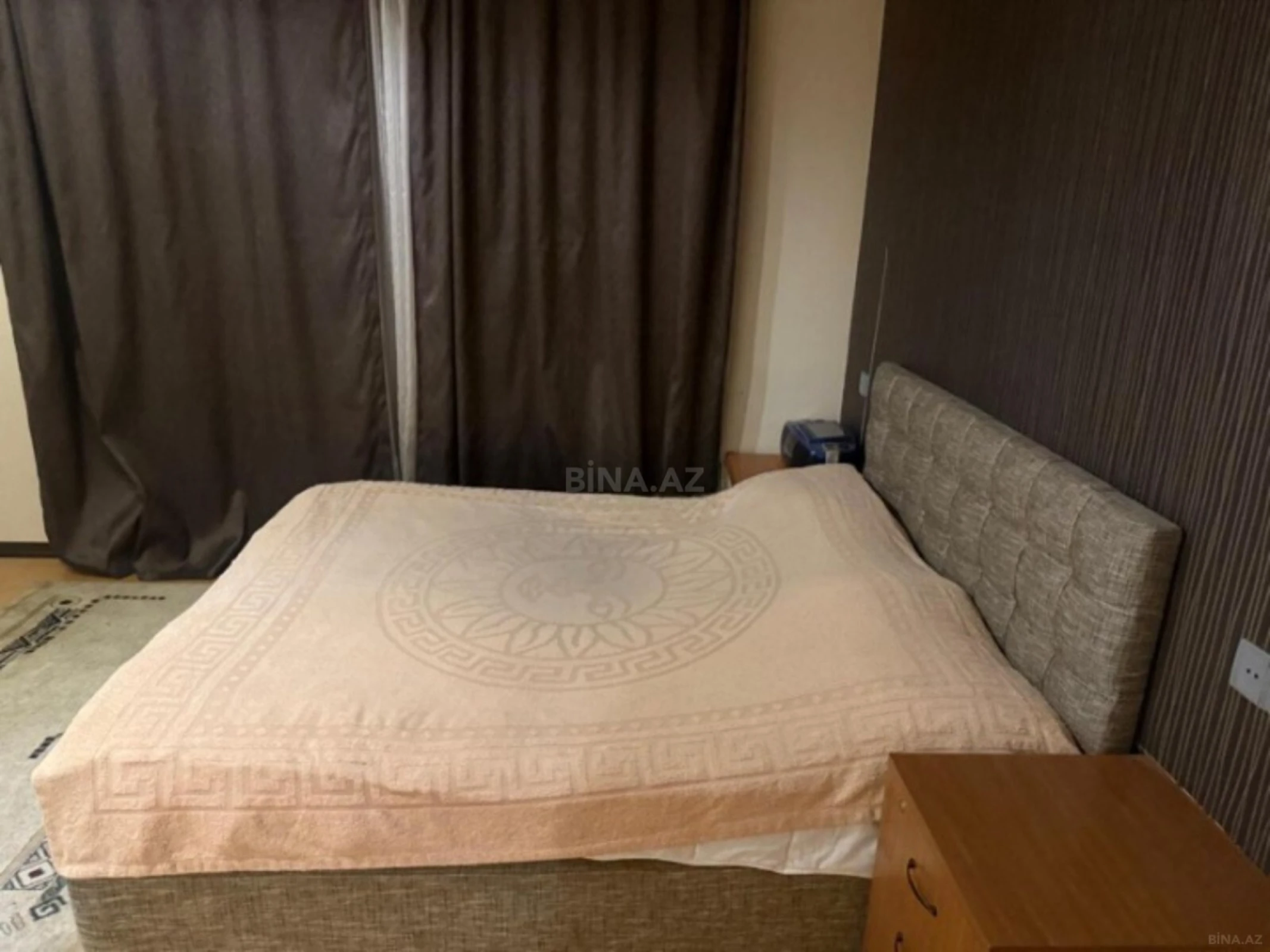 Satılır 3 otaqlı mənzil 168 m²