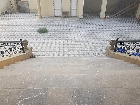 Kirayə verilir 14 otaqlı həyət evi 900 m²