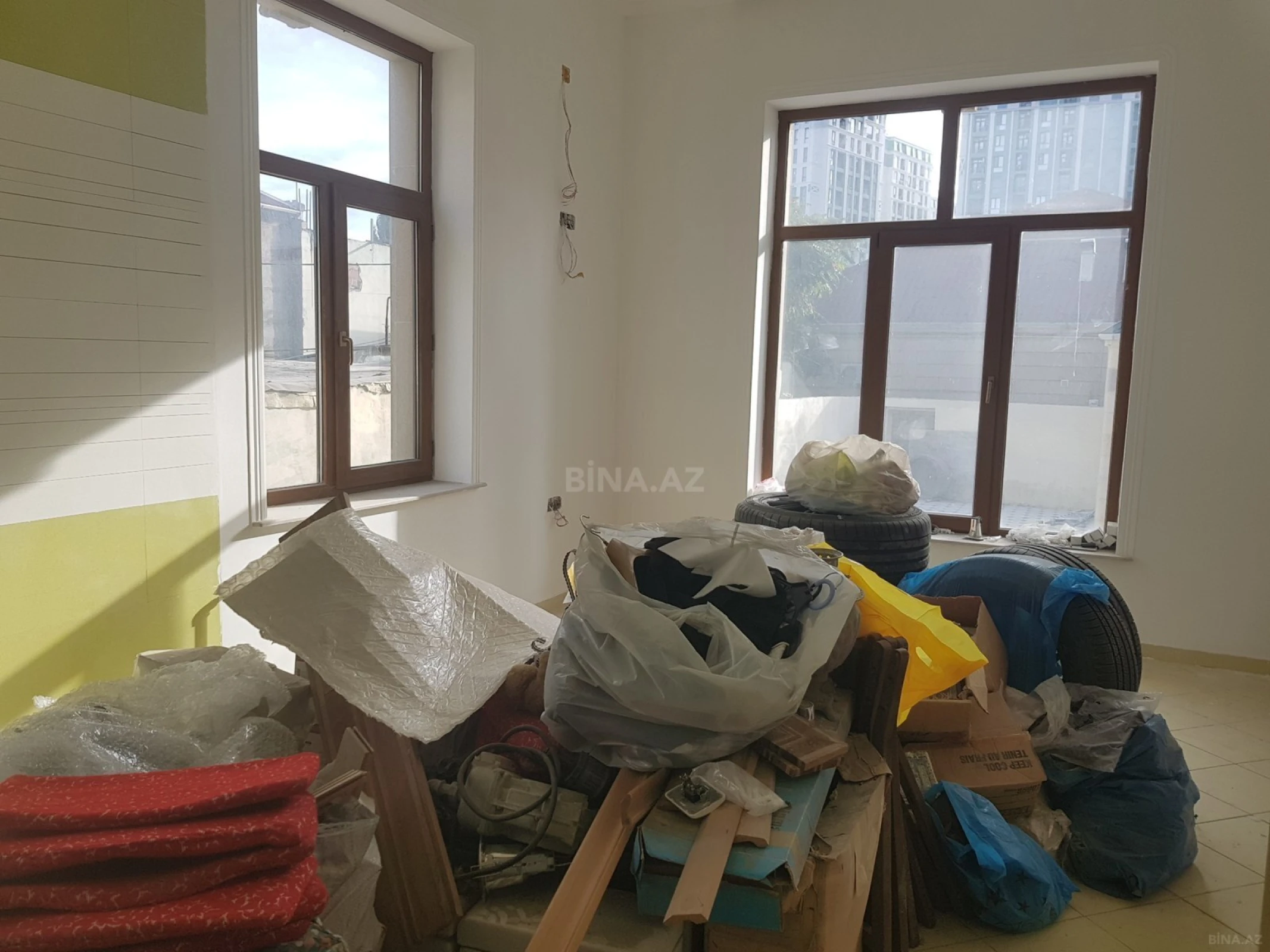 Kirayə verilir 14 otaqlı həyət evi 900 m²