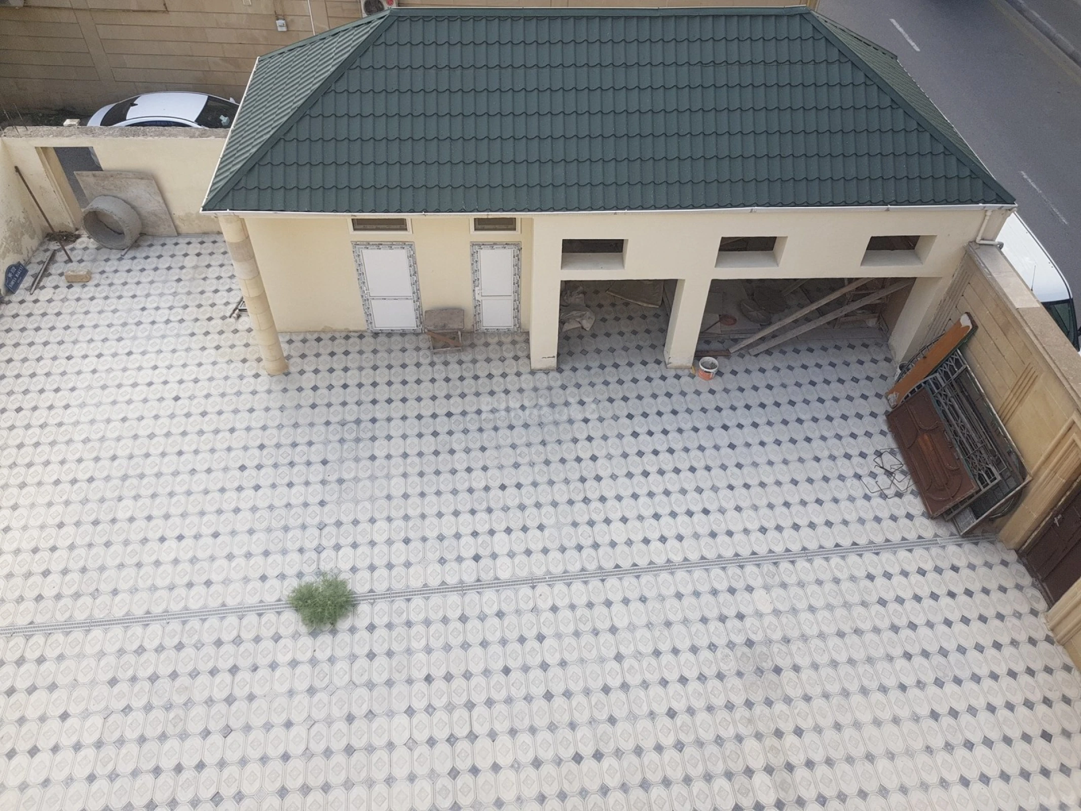 Kirayə verilir 14 otaqlı həyət evi 900 m²