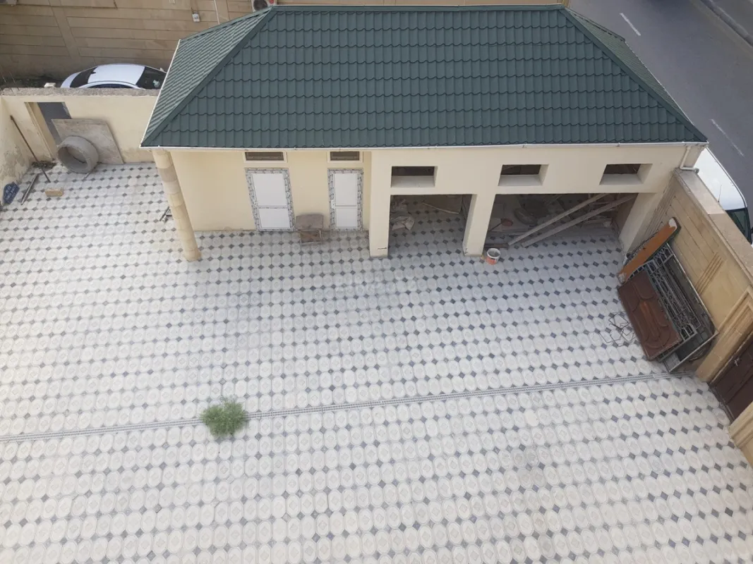 Kirayə verilir 14 otaqlı həyət evi 900 m²