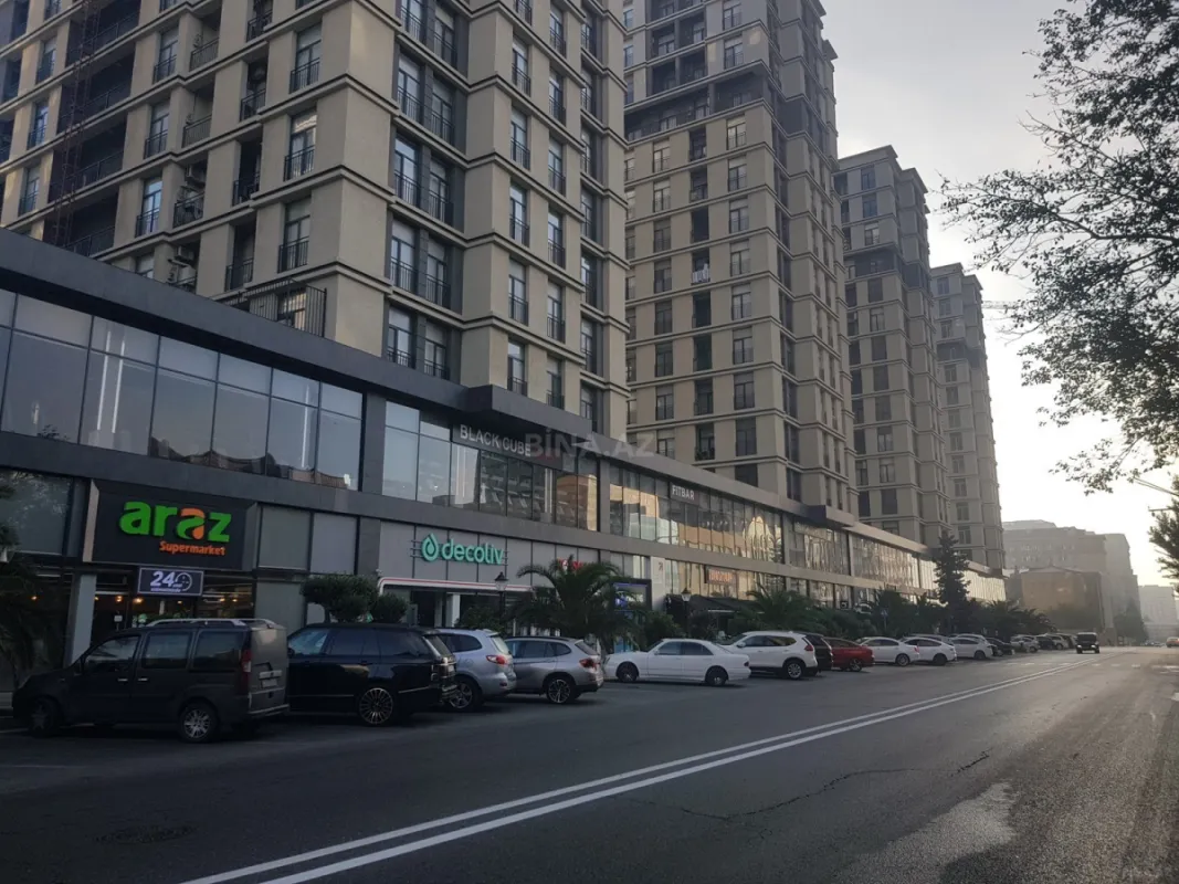 Kirayə verilir 14 otaqlı həyət evi 900 m²