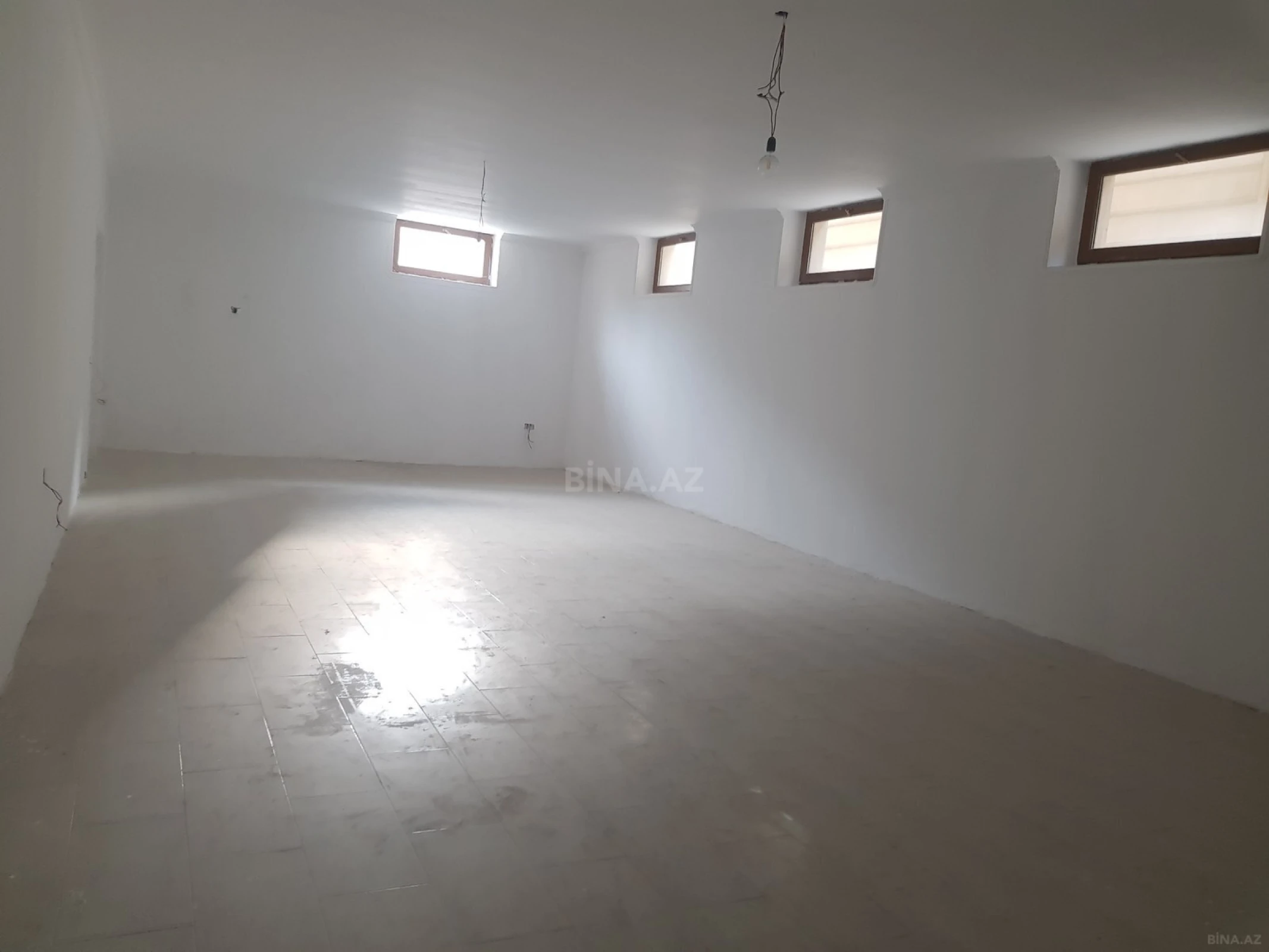 Kirayə verilir 14 otaqlı həyət evi 900 m²