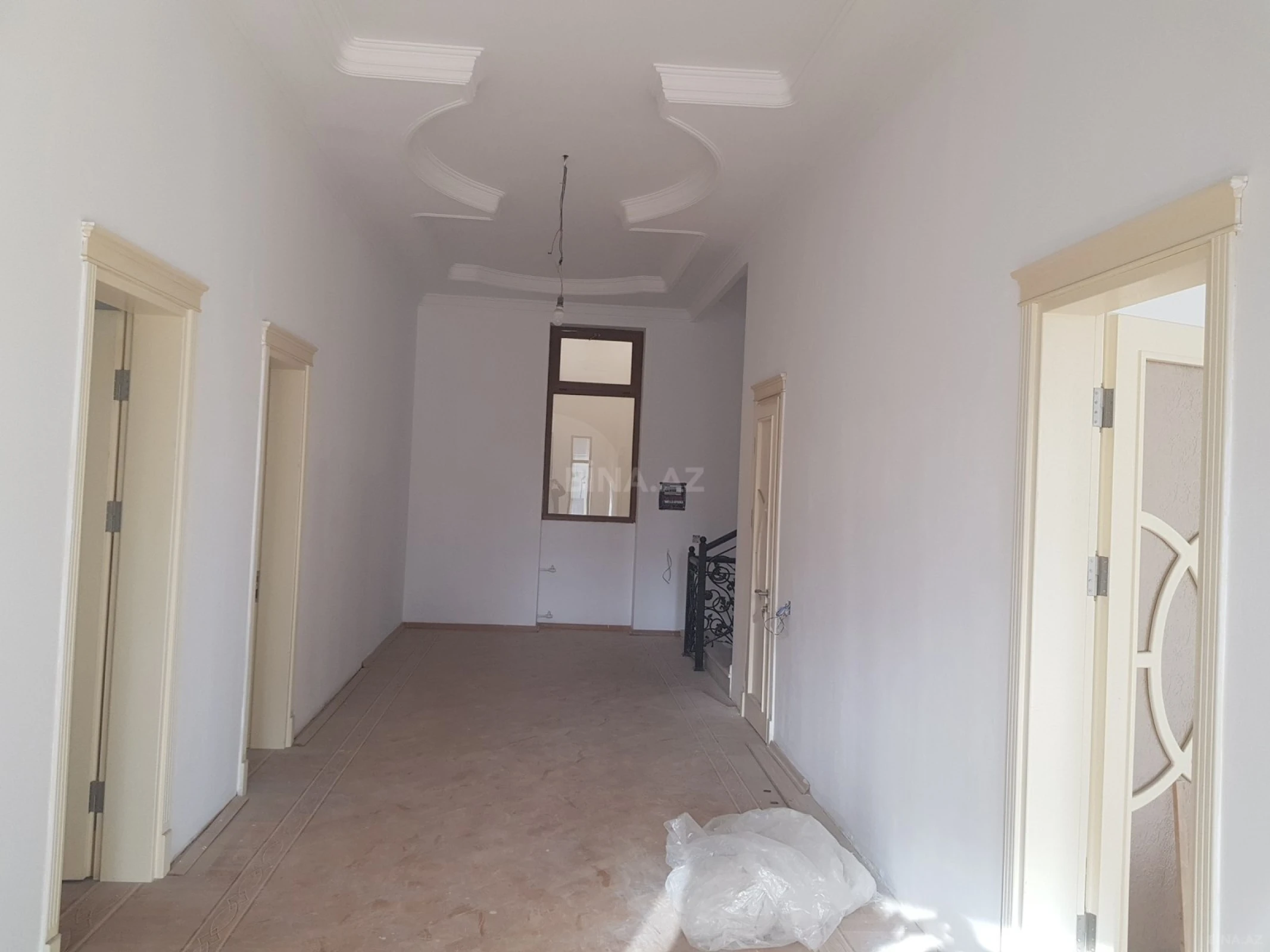 Kirayə verilir 14 otaqlı həyət evi 900 m²