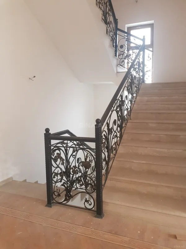 Kirayə verilir 14 otaqlı həyət evi 900 m²