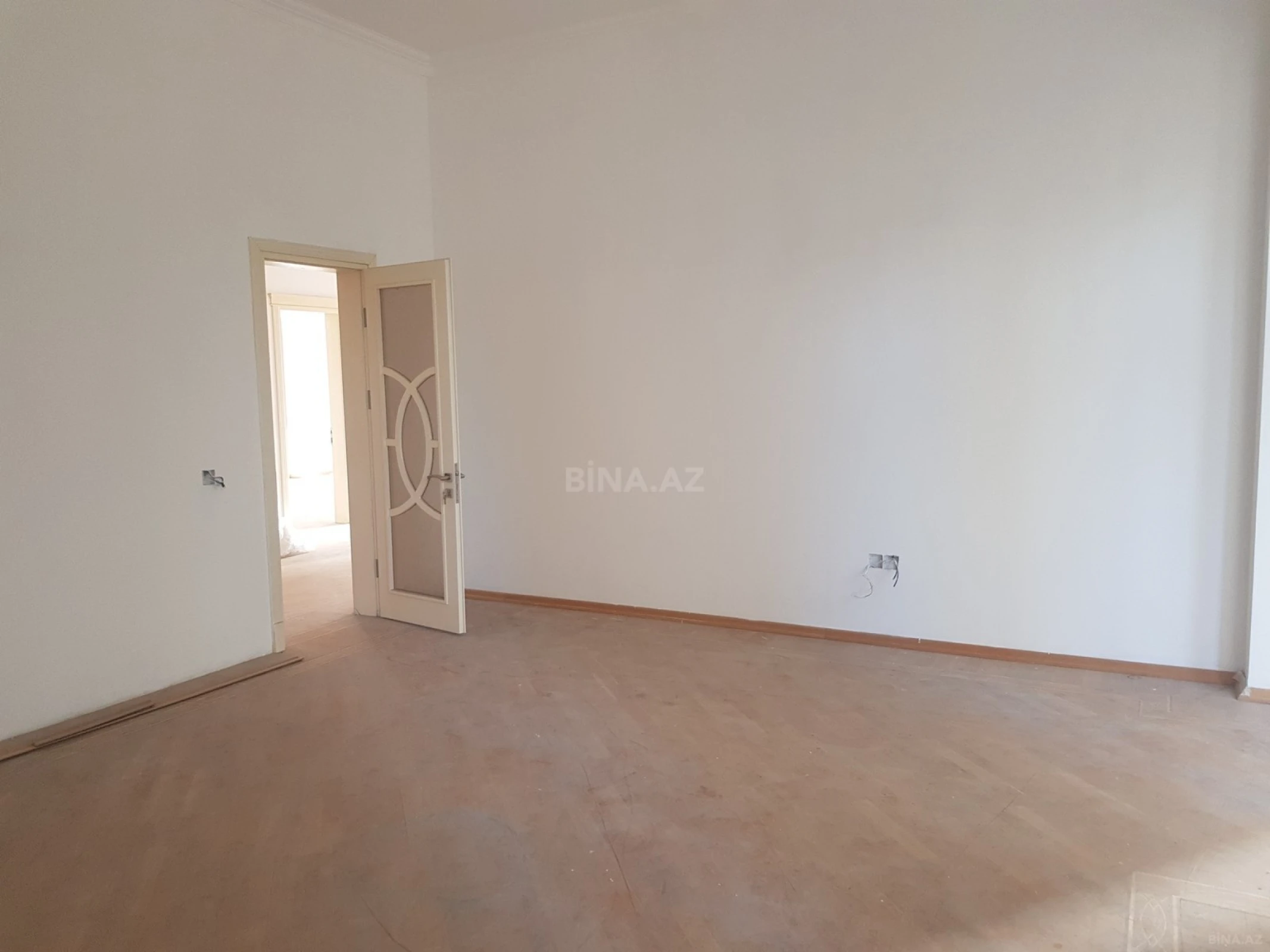 Kirayə verilir 14 otaqlı həyət evi 900 m²