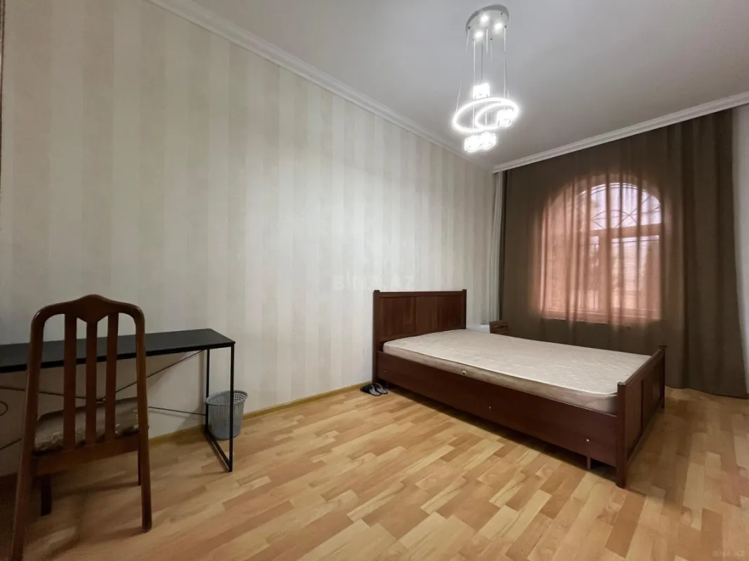 Kirayə verilir 5 otaqlı həyət evi 300 m²