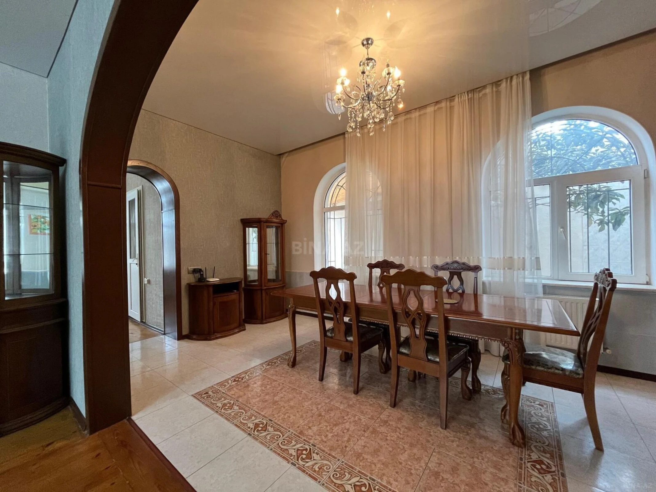 Kirayə verilir 5 otaqlı həyət evi 300 m²