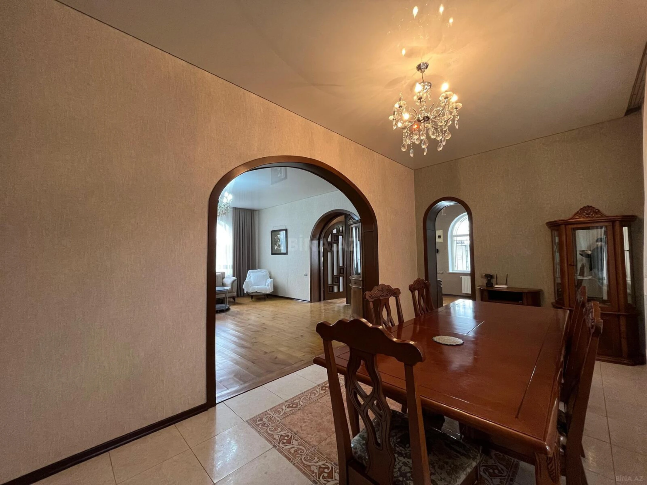 Kirayə verilir 5 otaqlı həyət evi 300 m²