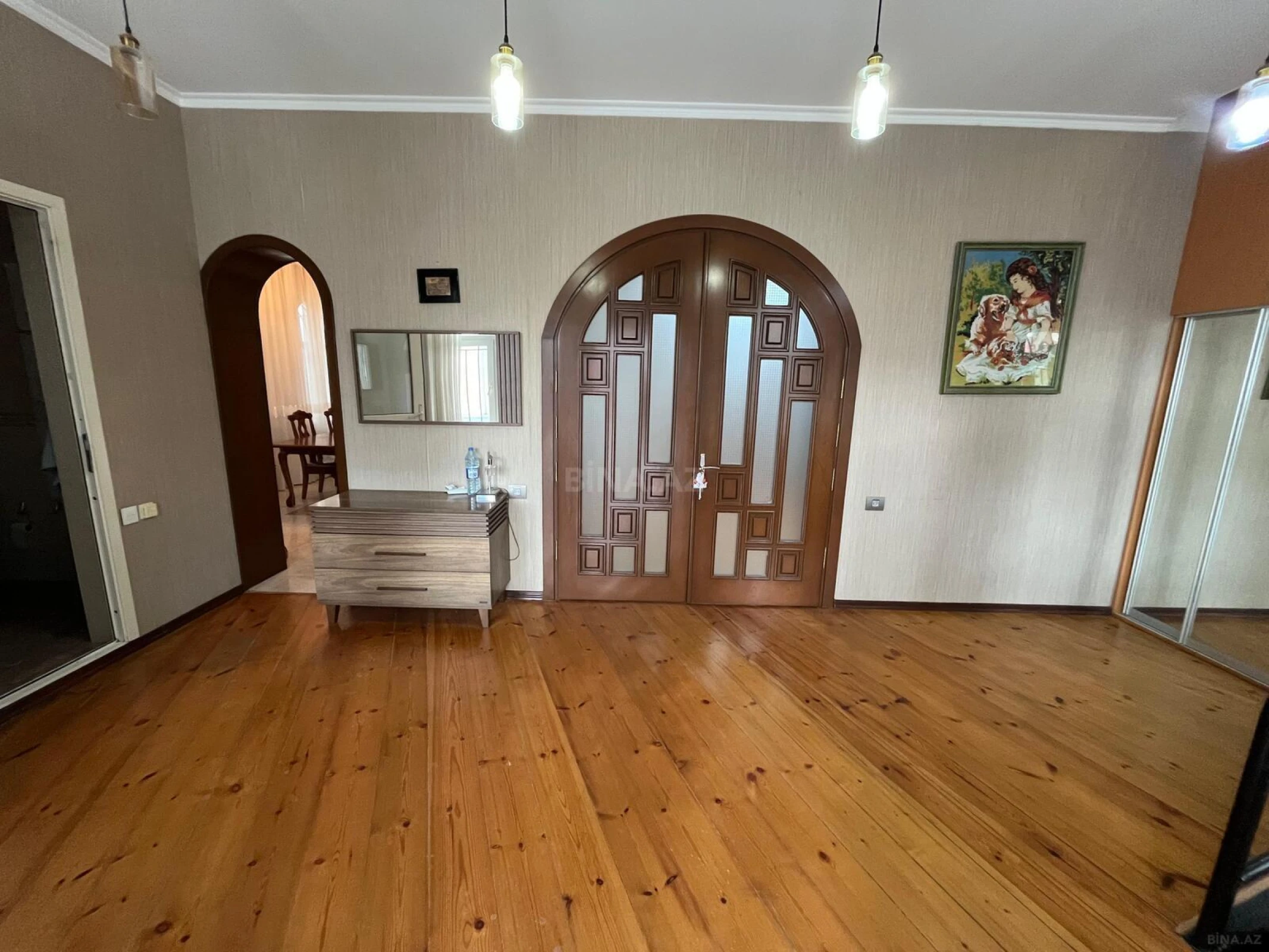 Kirayə verilir 5 otaqlı həyət evi 300 m²