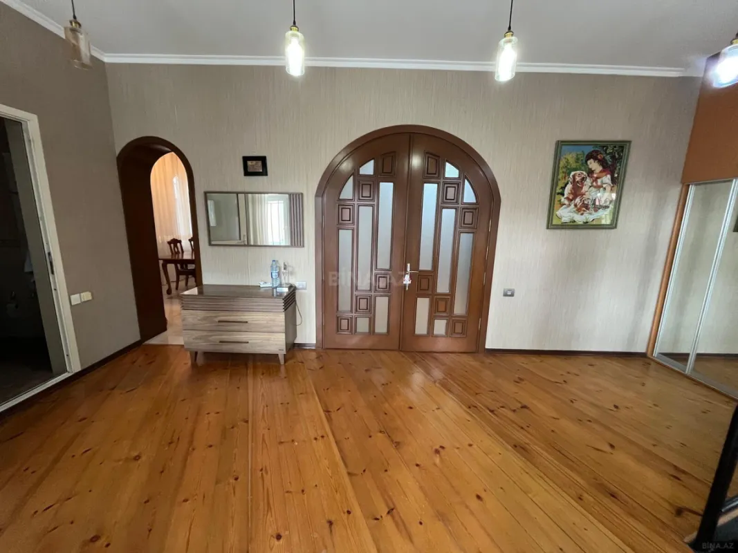 Kirayə verilir 5 otaqlı həyət evi 300 m²
