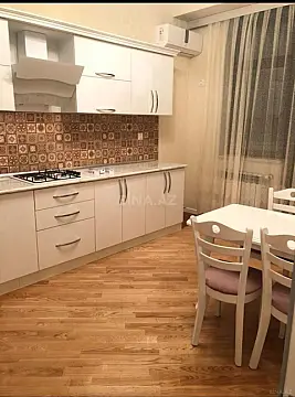 Kirayə verilir 2 otaqlı mənzil 91 m²