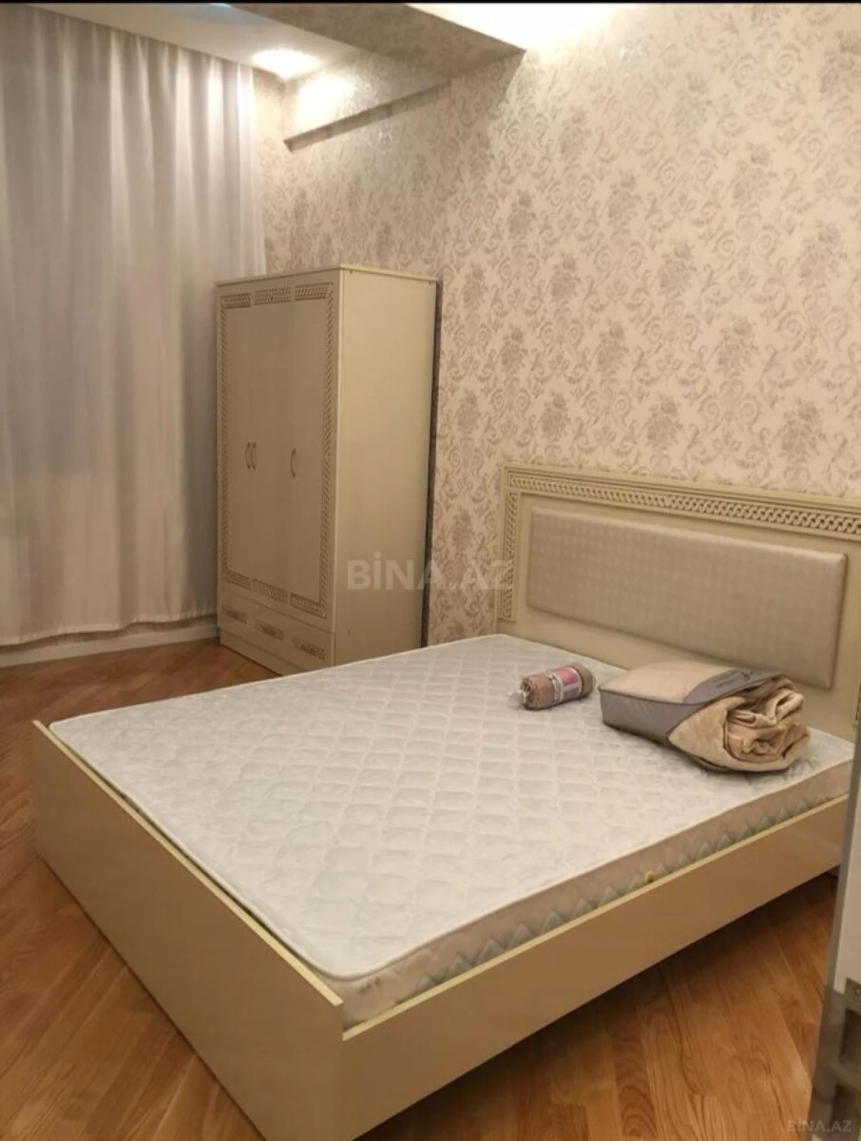 Kirayə verilir 2 otaqlı mənzil 91 m²