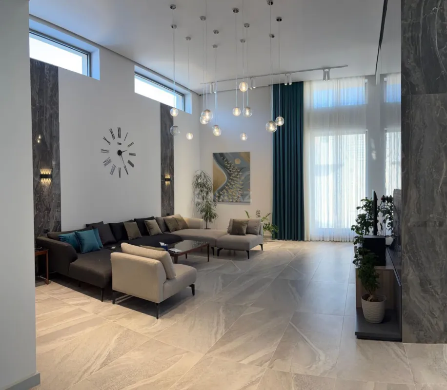 Satılır 5 otaqlı həyət evi 685 m²