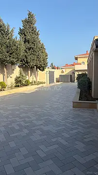 Satılır 5 otaqlı həyət evi 685 m²