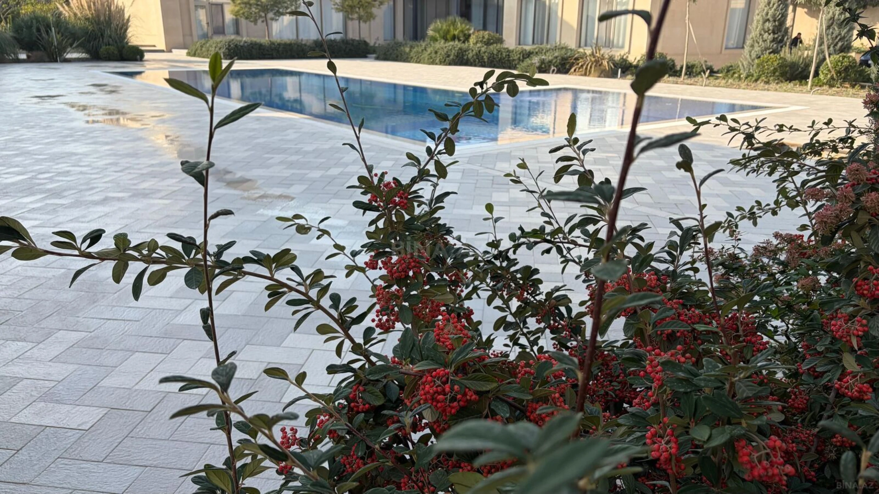 Satılır 5 otaqlı həyət evi 685 m²