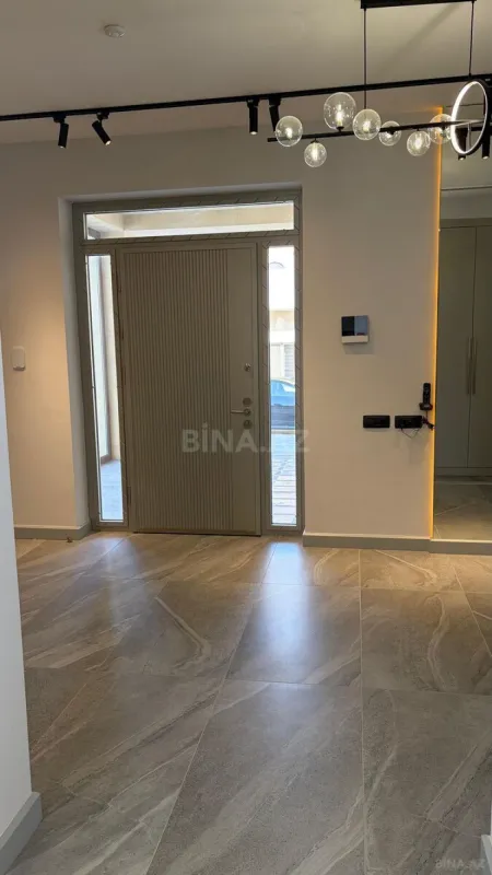 Satılır 5 otaqlı həyət evi 685 m²