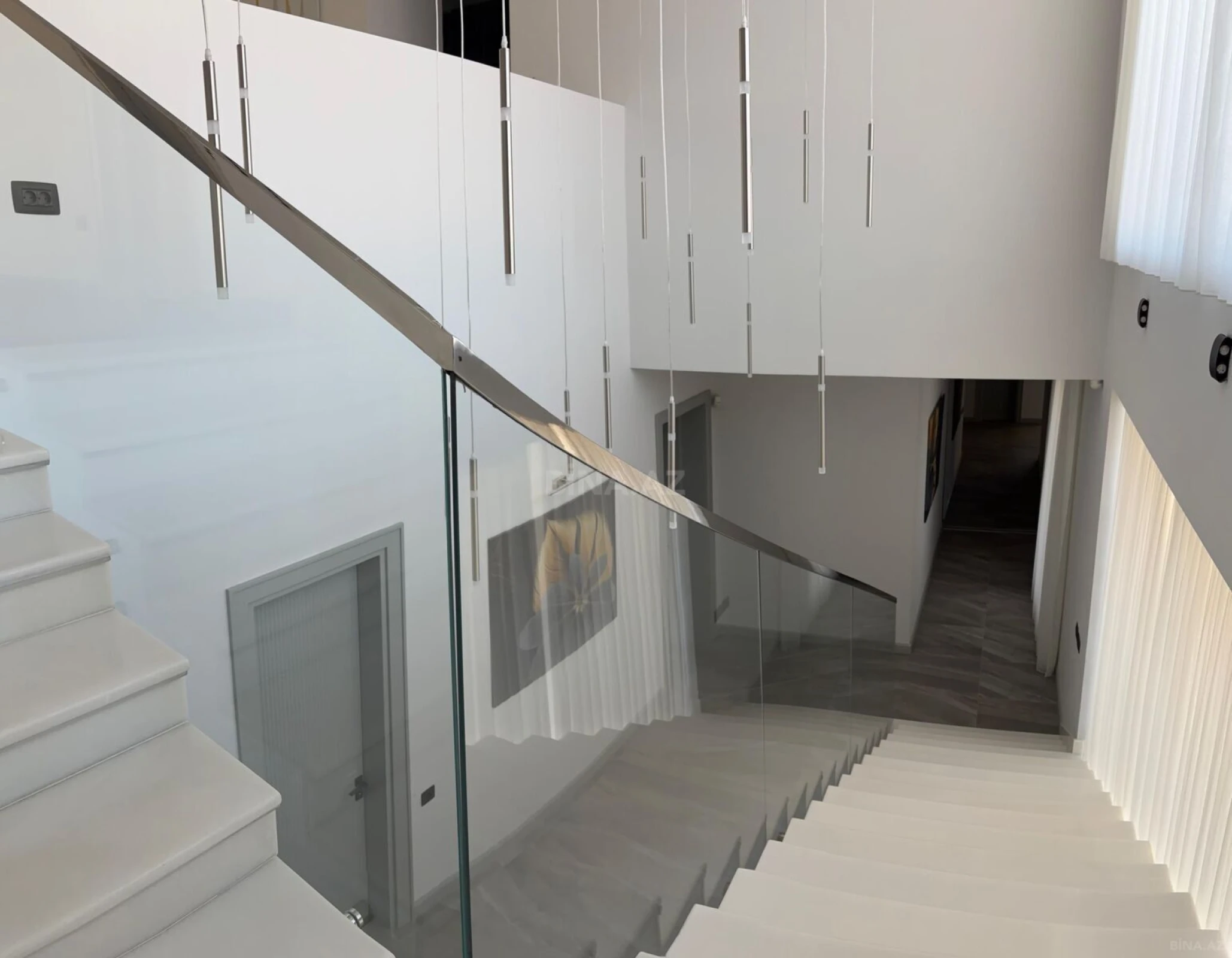 Satılır 5 otaqlı həyət evi 685 m²