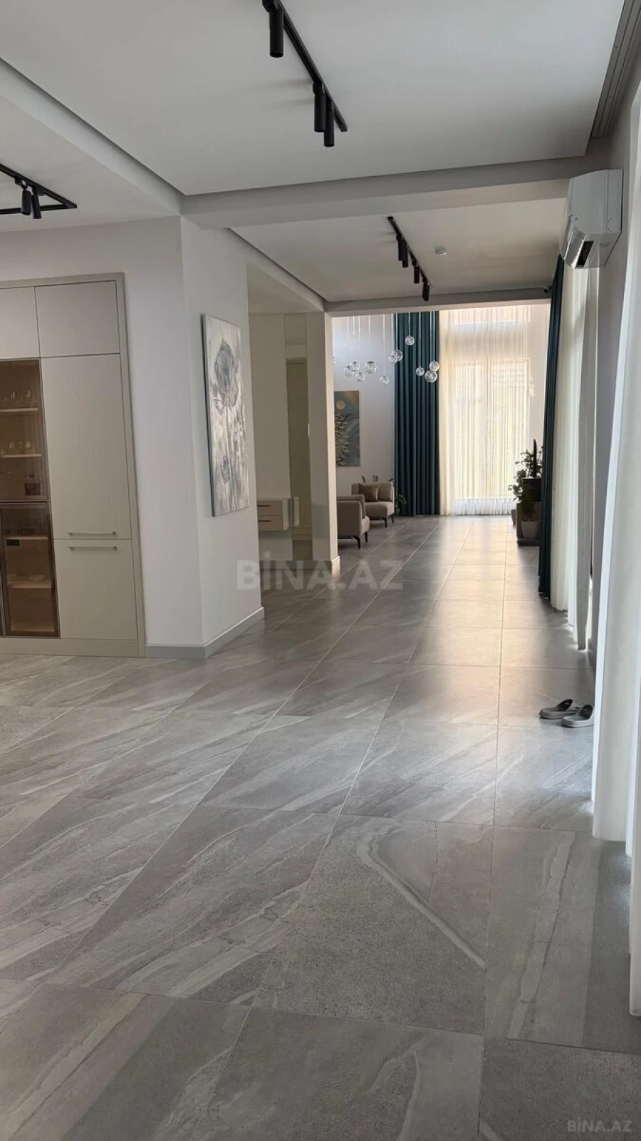 Satılır 5 otaqlı həyət evi 685 m²