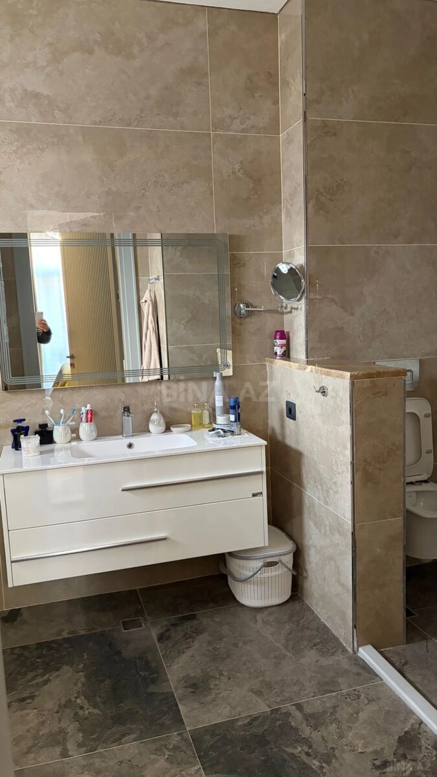 Satılır 5 otaqlı həyət evi 685 m²