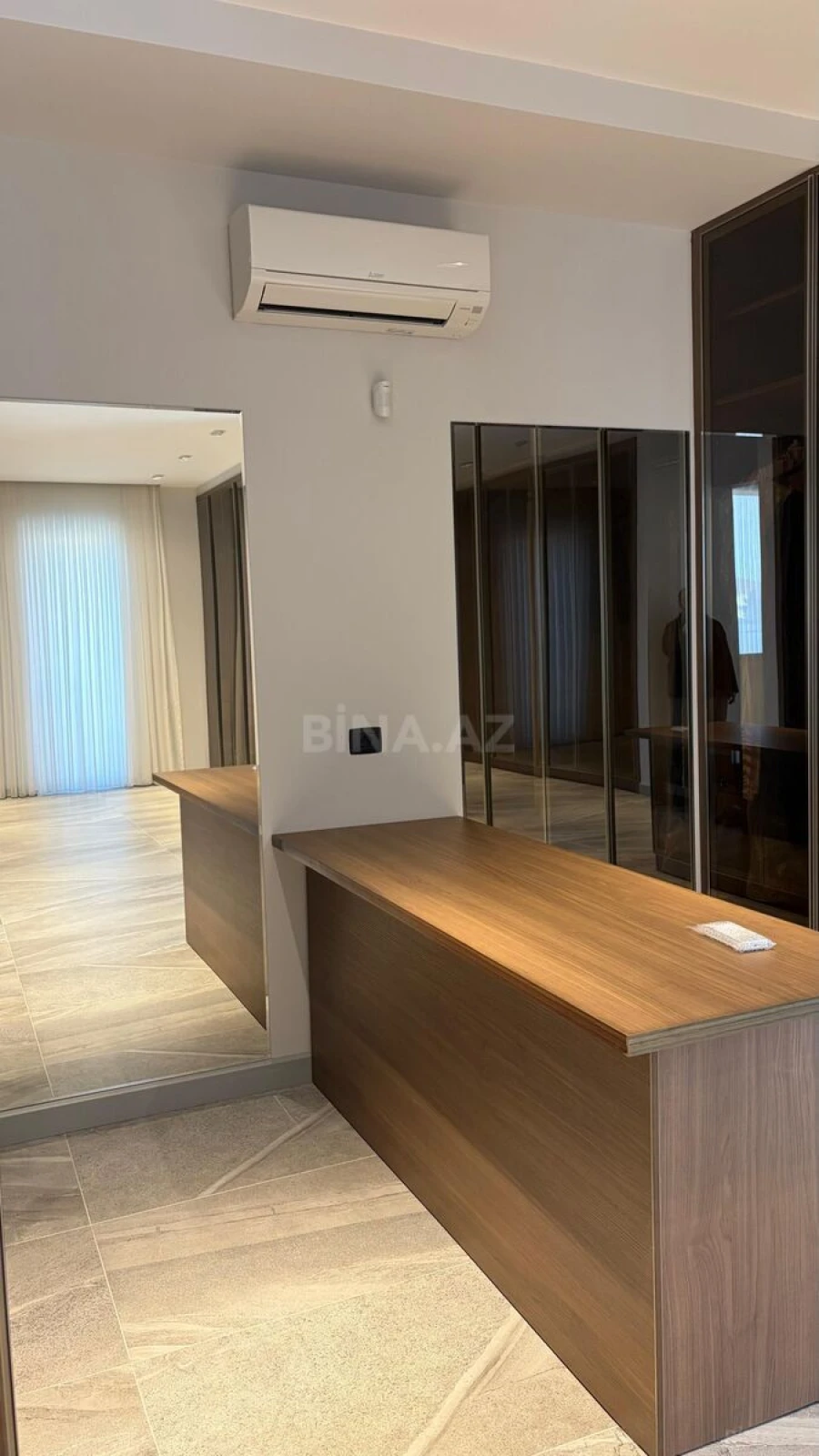 Satılır 5 otaqlı həyət evi 685 m²