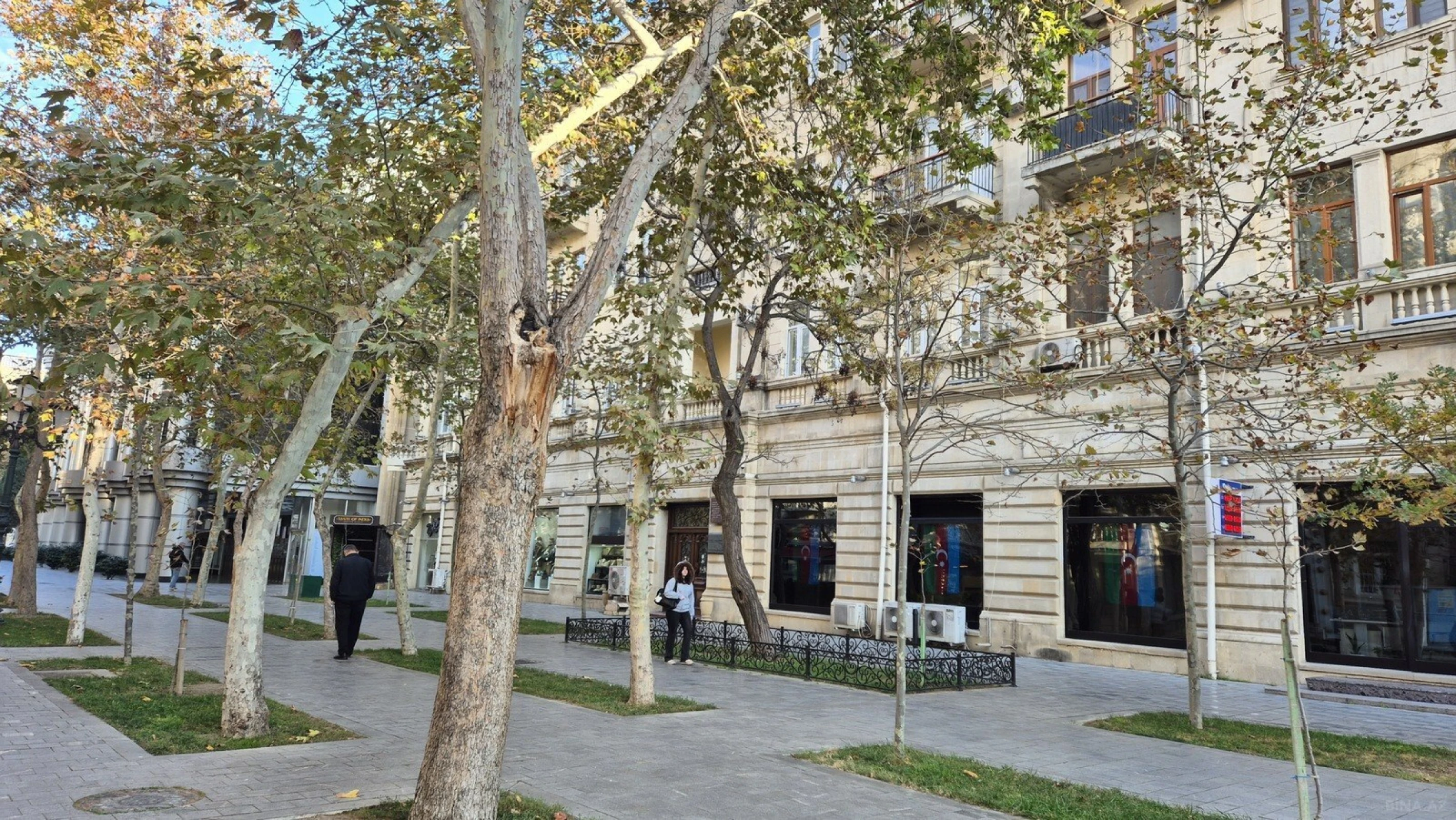 Satılır 3 otaqlı mənzil 105 m²