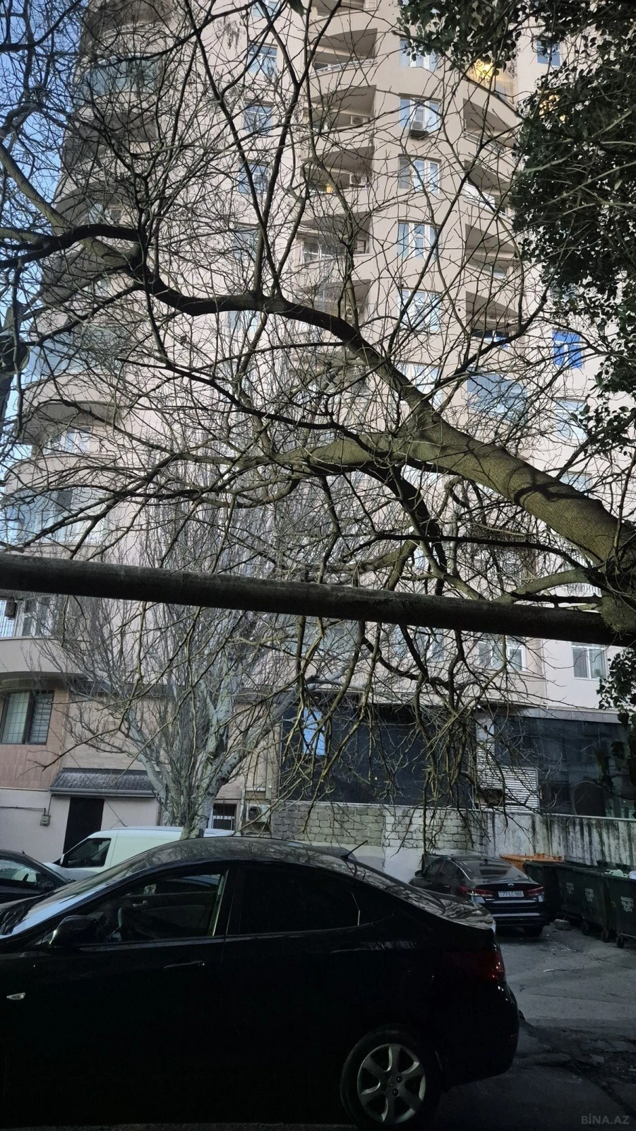 Satılır 3 otaqlı mənzil 105 m²