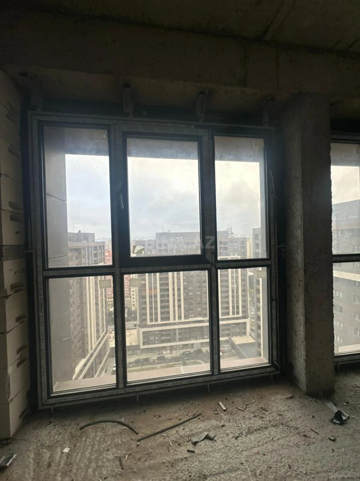 Satılır 3 otaqlı mənzil 127 m²