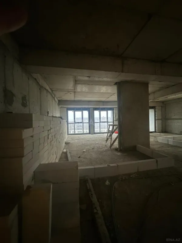 Satılır 3 otaqlı mənzil 127 m²