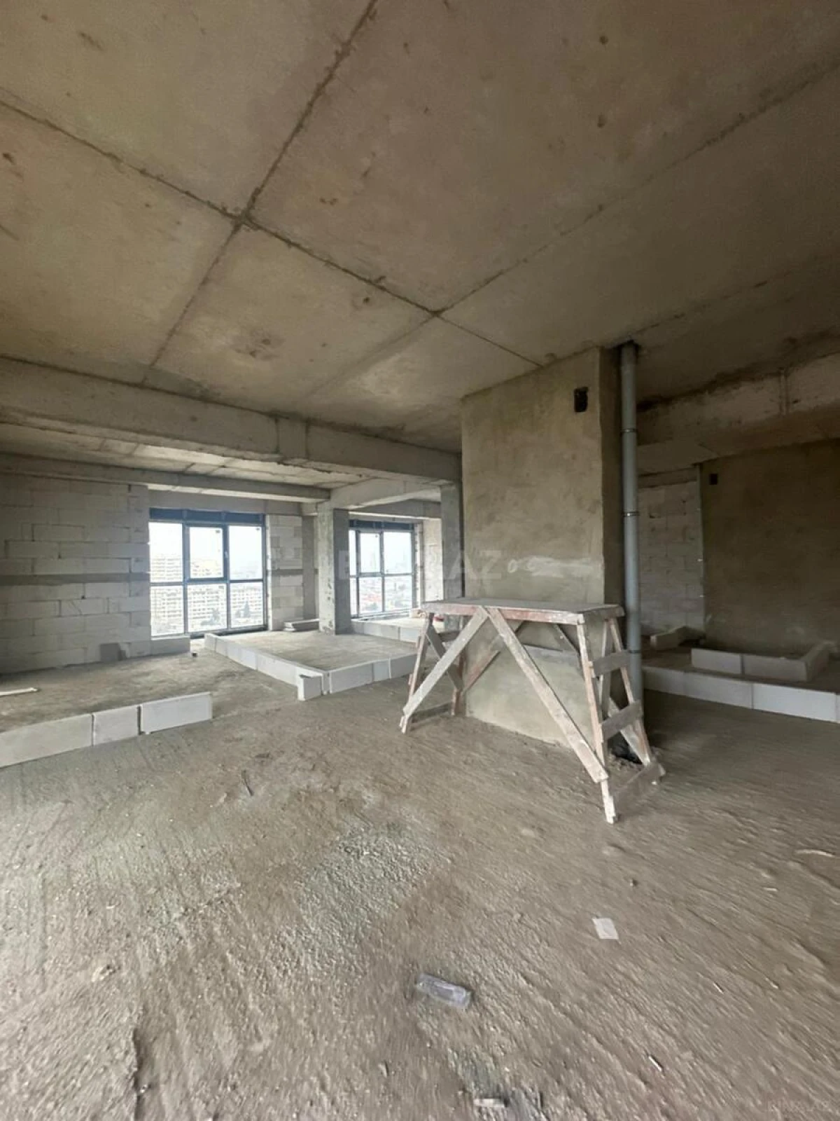 Satılır 3 otaqlı mənzil 127 m²