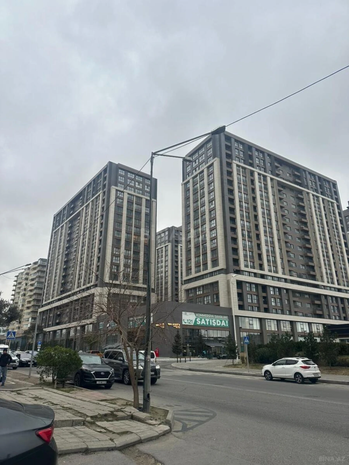 Satılır 3 otaqlı mənzil 127 m²