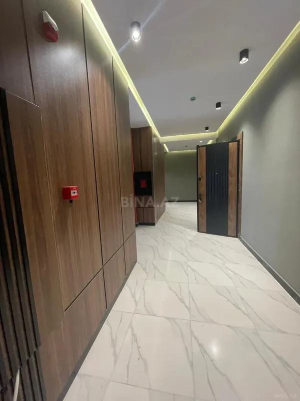 Satılır 3 otaqlı mənzil 126.8 m²