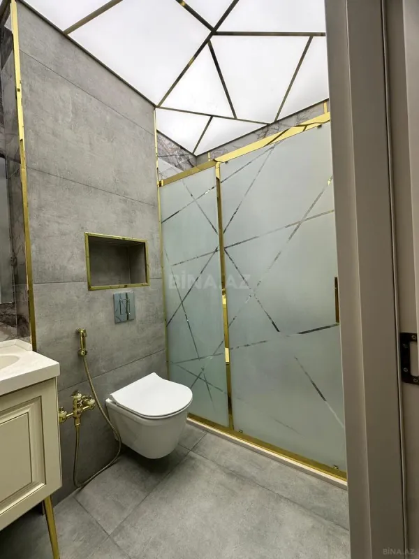 Satılır 3 otaqlı mənzil 137 m²